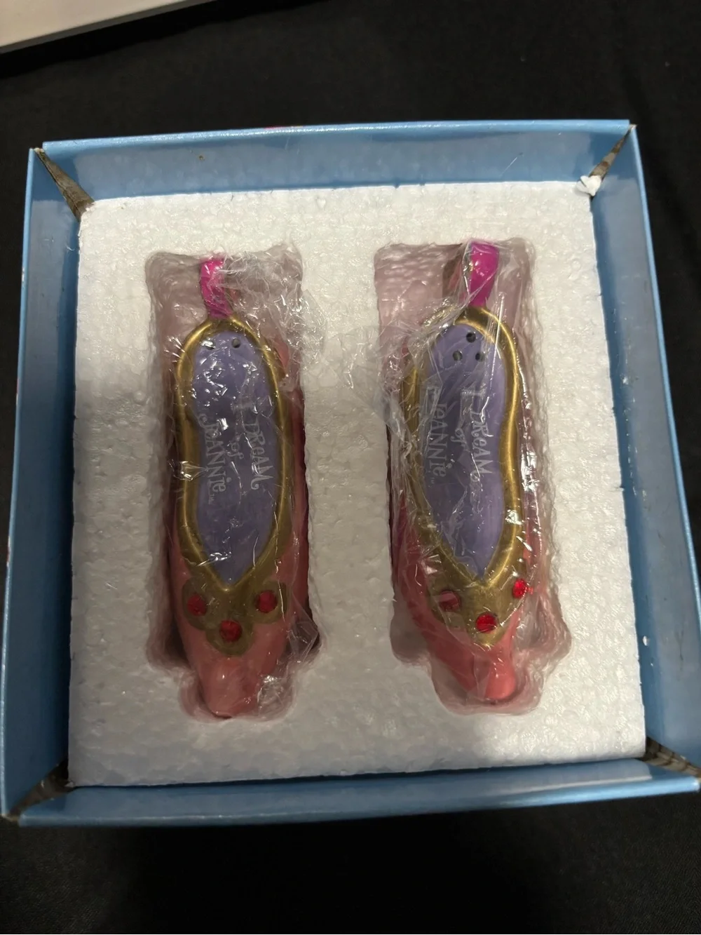 Vintage 2000 Vandor I Dream of Jeannie Shoe Salt & Pepper Shakers NIB